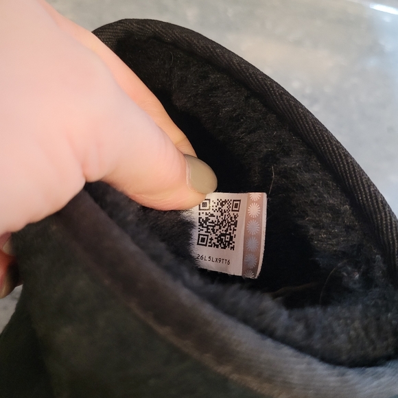 Ugg Classic II boots - Picture 6 of 7